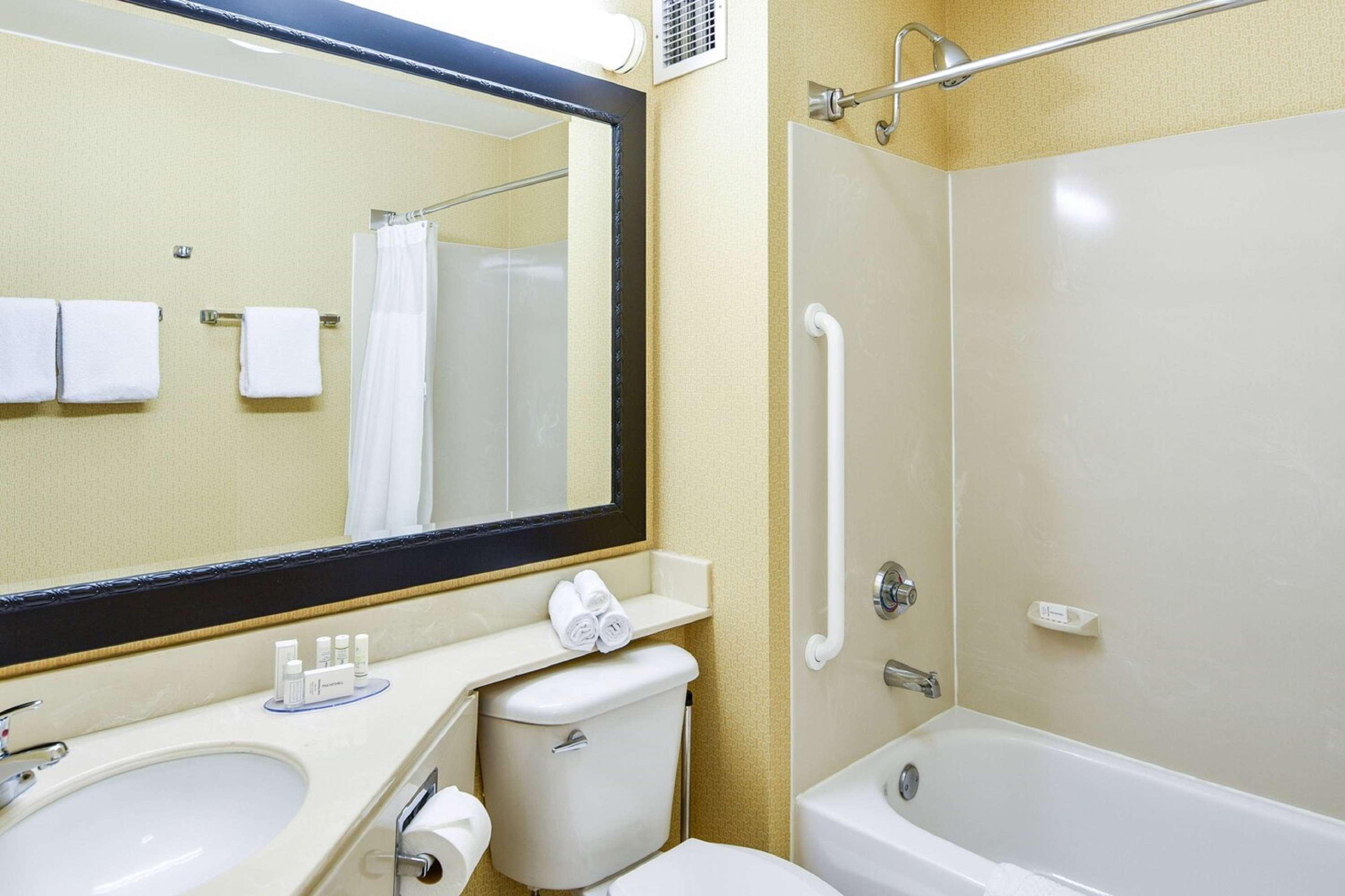 Surestay Hotel By Best Western Ontario Airport Extérieur photo