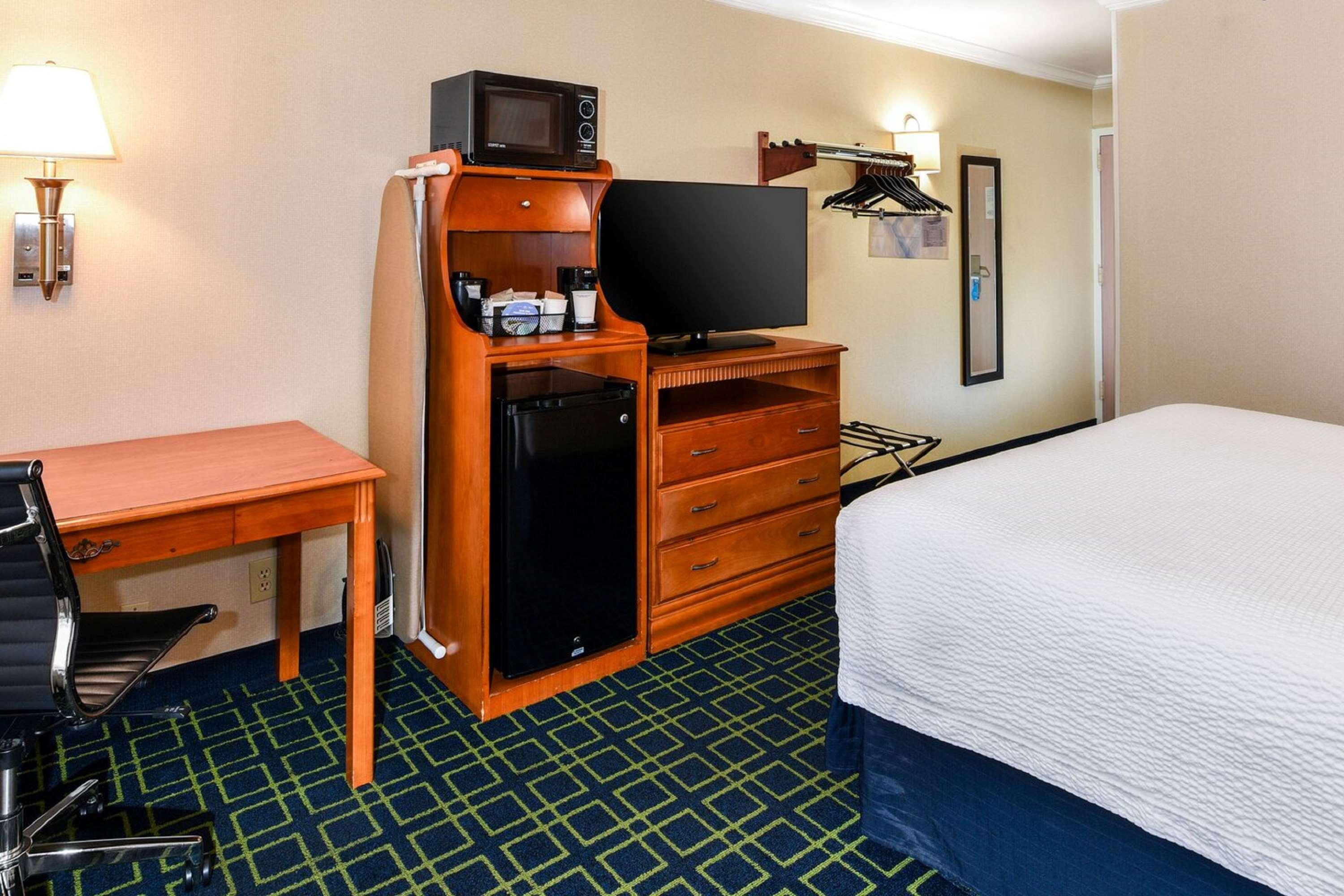 Surestay Hotel By Best Western Ontario Airport Extérieur photo