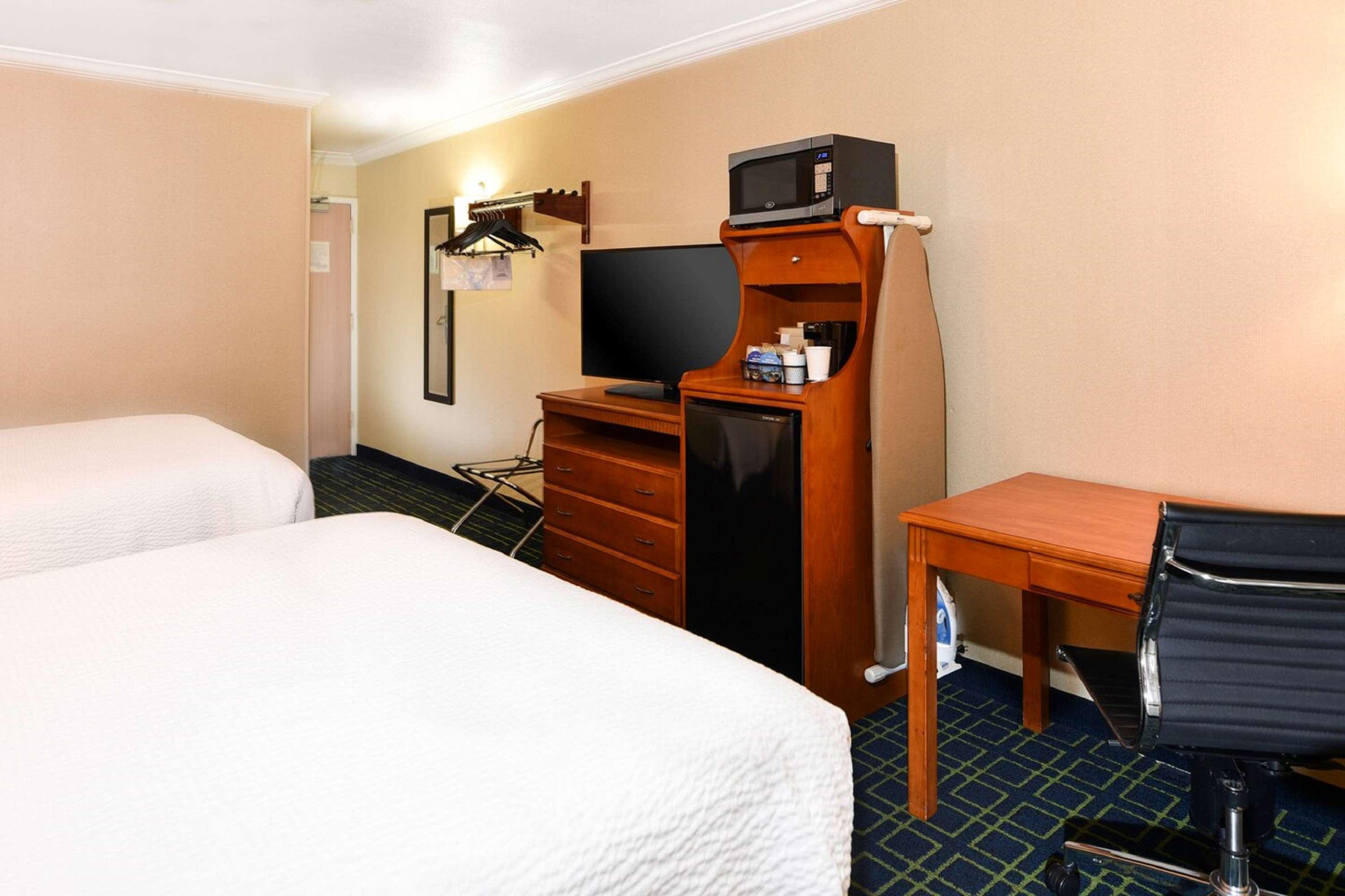 Surestay Hotel By Best Western Ontario Airport Extérieur photo